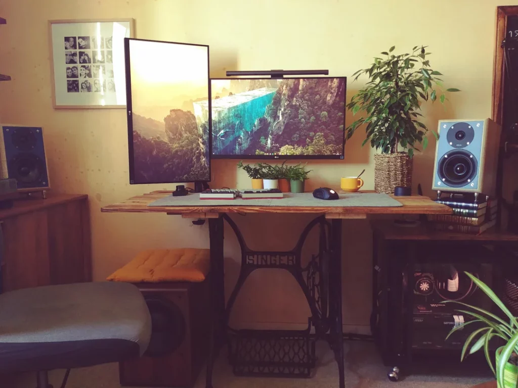 Singer Gaming Desk