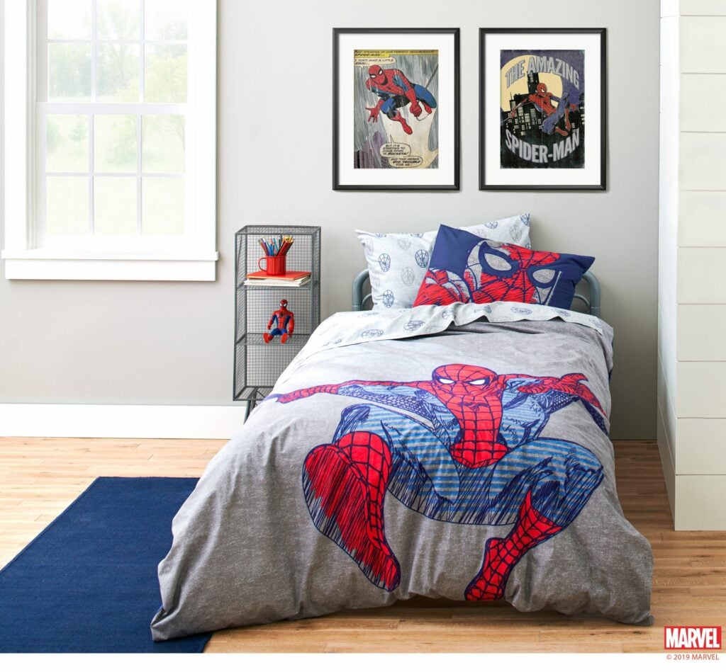 Spiderman room outlet decor