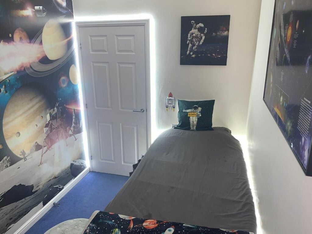 space-themed bedroom