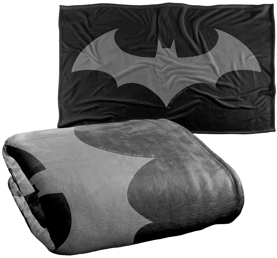 30 Must-Own Batman Gifts for Any DC Fan | Displate Blog