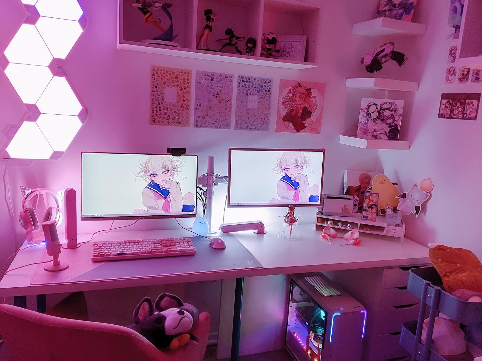 Розовая комната геймера