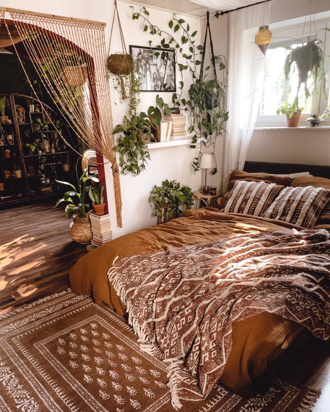 20 Bedroom Wall Decor Ideas to Spruce up Your Space | Displate Blog