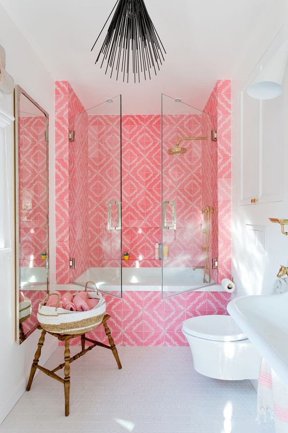 23 Simple Bathroom Wall Decor Ideas