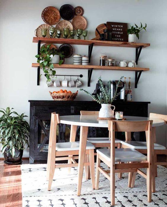 how to decorate a small dining room