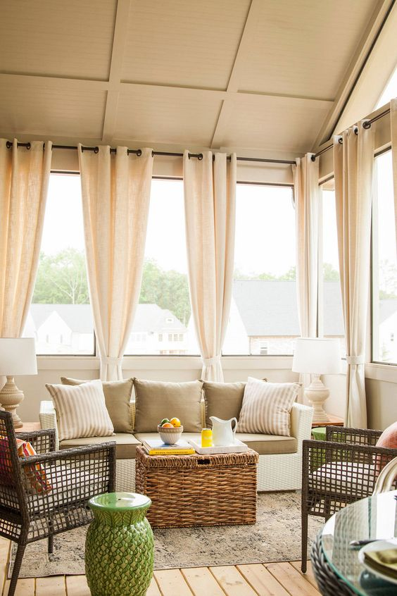 35 Stunning Small Sunroom Ideas That, What Kind Of Furniture Do You Use For A Sunroom