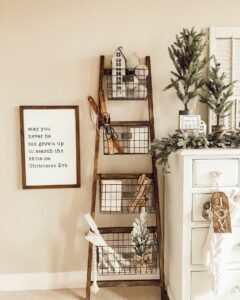 24 Christmas Wall Decor Ideas To Try This Holiday Season | Displate Blog