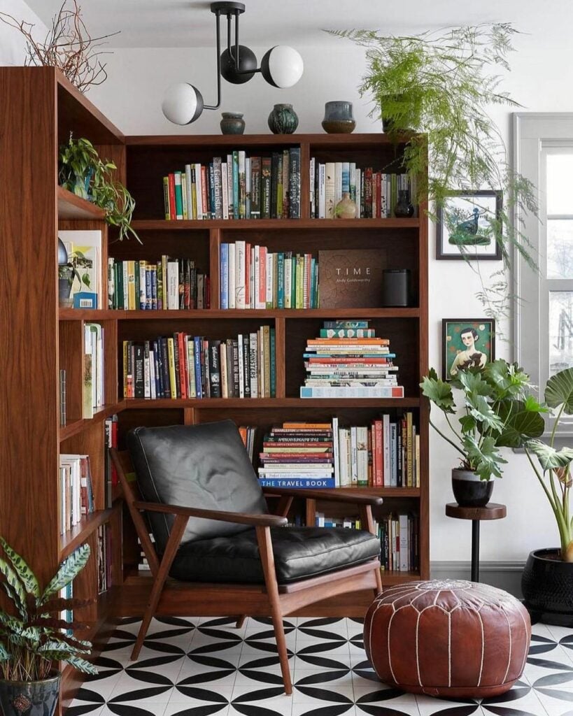 reading nook with leather furniture