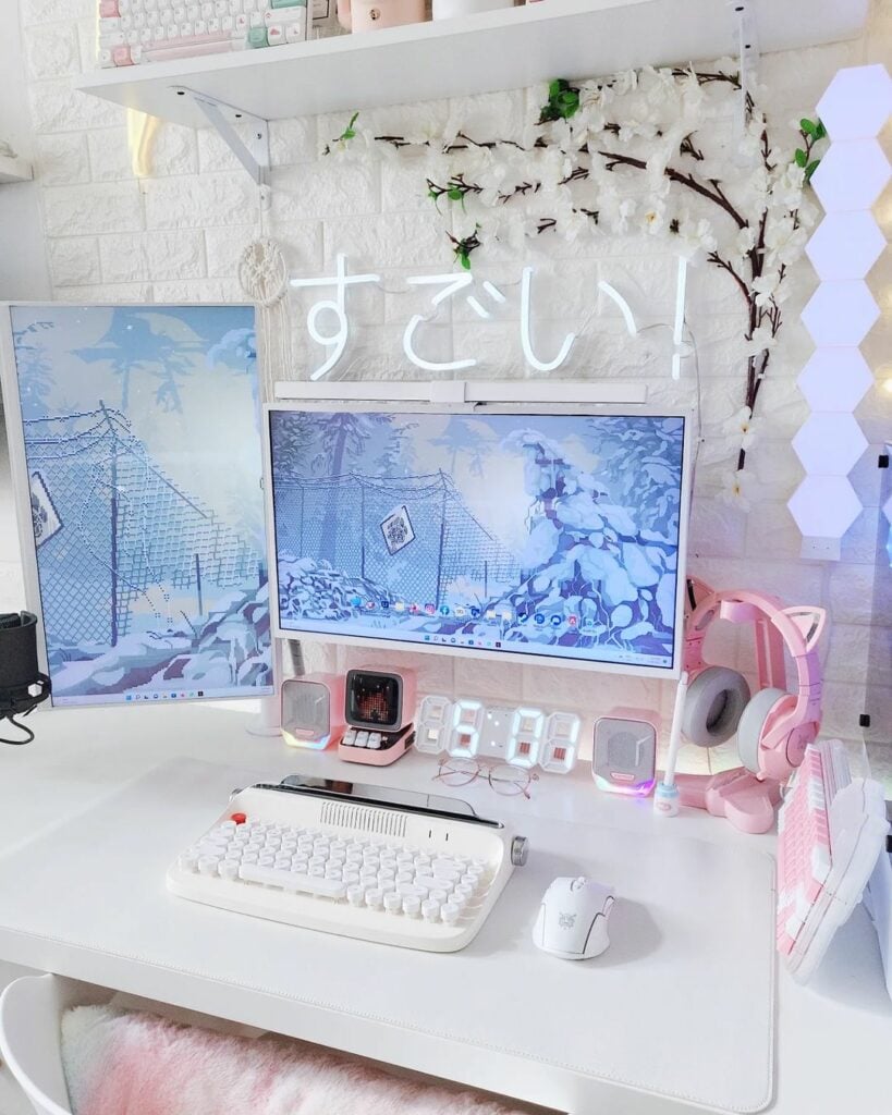 This Is the Ideal Clean White Gaming Setup Equally Suited to Work