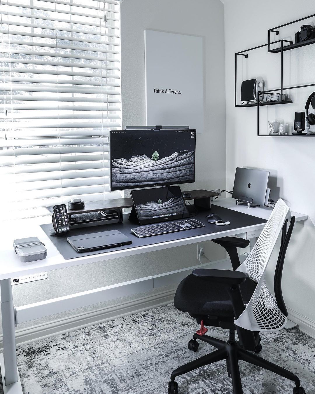 15 All-White Gaming Setup Ideas to Inspire Your Next Build | Displate Blog